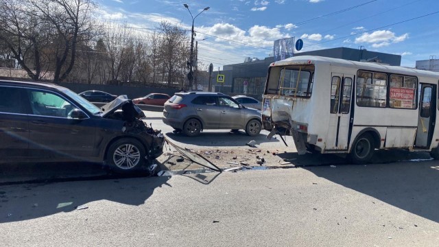 УГИБДД раскрыло подробности столкновения BMW и автобуса в Нижнем Новгороде