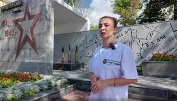 Социальный участковый помог обновить стелу "Труженикам тыла" в Нижнем Новгороде Социальный участковый помог обновить стелу "Труженикам тыла" в Нижнем Новгороде