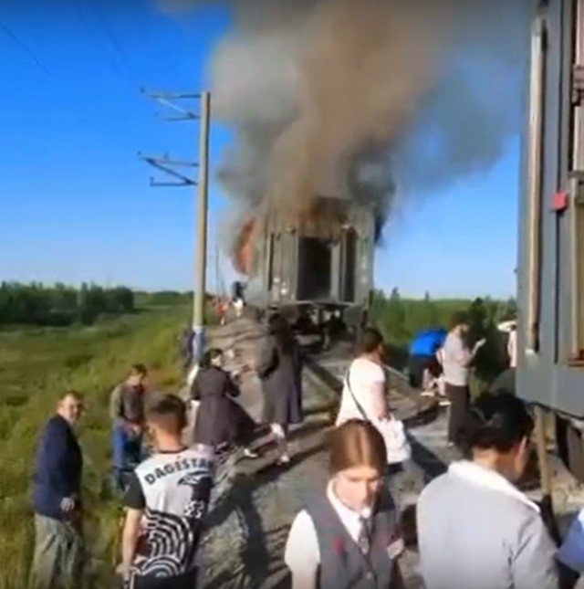 Неизвестный устроил поджог в вагоне поезда Новый Уренгой - Оренбург (ВИДЕО)