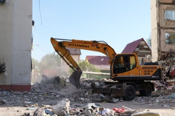 Завалы дома на ул. Блинова в Саратове разобраны на 70% Завалы дома на ул. Блинова в Саратове разобраны на 70%